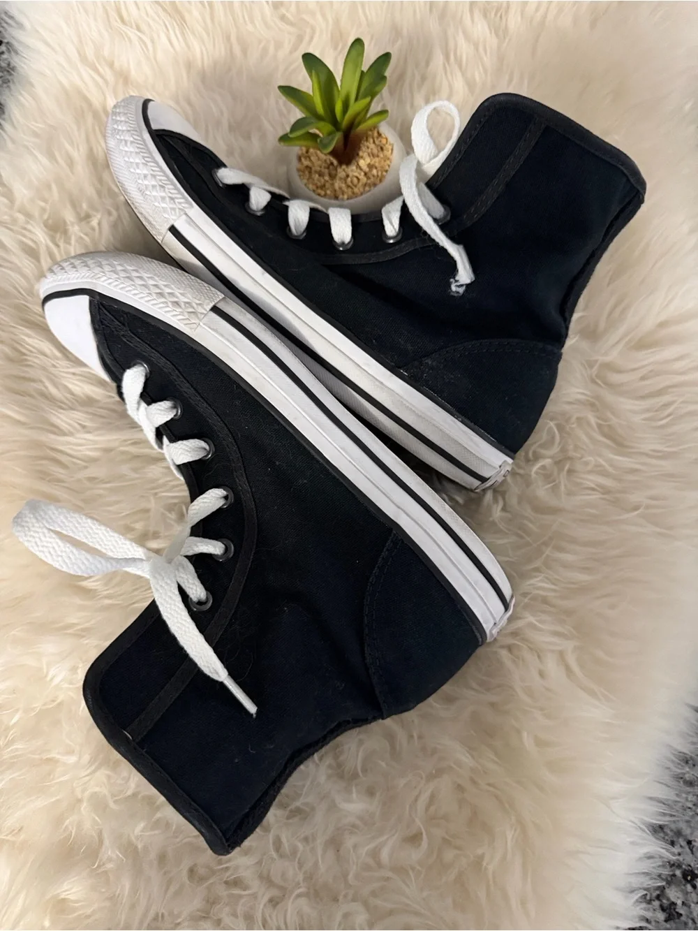 Converse Black High Top Sneakers Buffalo Print lining EUC - Picture 7 of 11